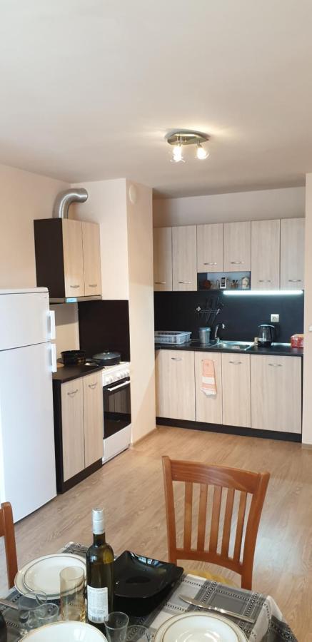Family Holiday Apartments Breez 1 Varna Eksteriør billede