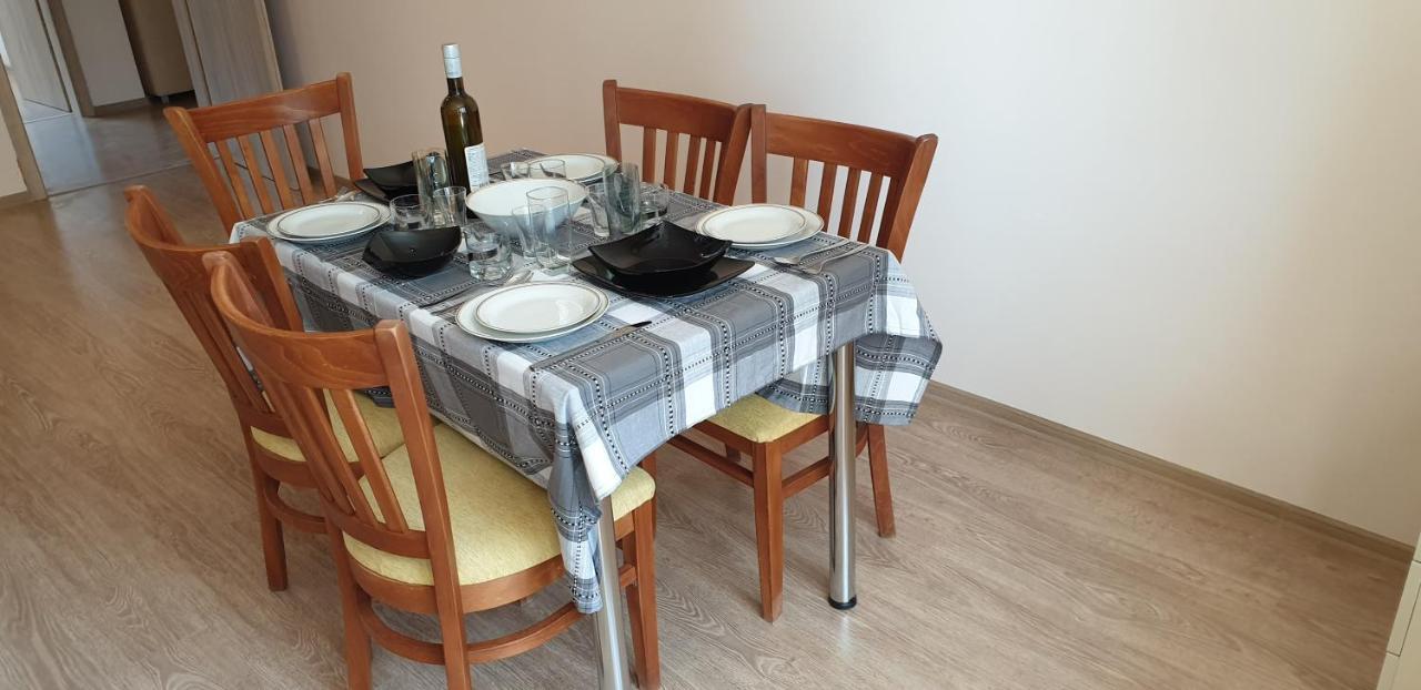 Family Holiday Apartments Breez 1 Varna Eksteriør billede