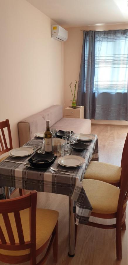 Family Holiday Apartments Breez 1 Varna Eksteriør billede