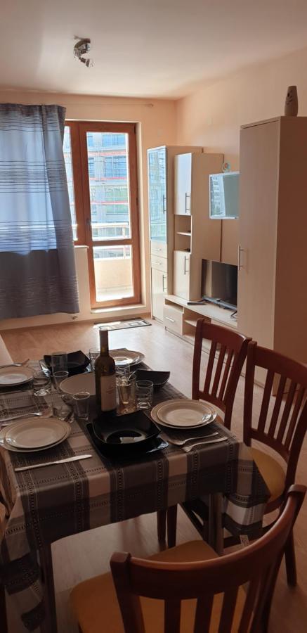 Family Holiday Apartments Breez 1 Varna Eksteriør billede